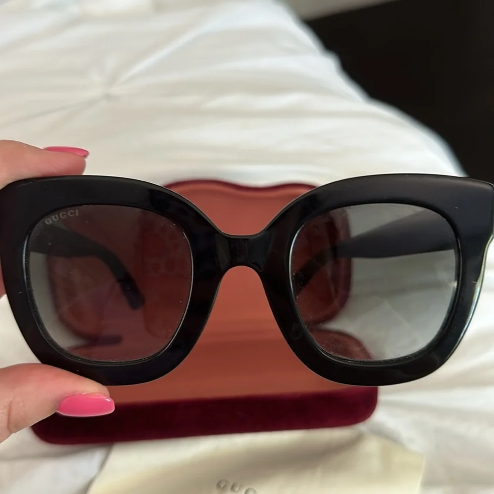 Gucci Women's Black Fashion Square Sunglasses 49mm - Picture 5 of 6